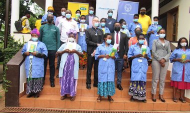 Abajyanama b'U buzima bageze mu zabukuru  bagiye gusimbuzwa.