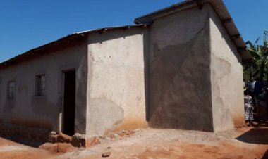 Kirehe: Ubuyobozi bwahaye umuturage  inzu itagira inzugi