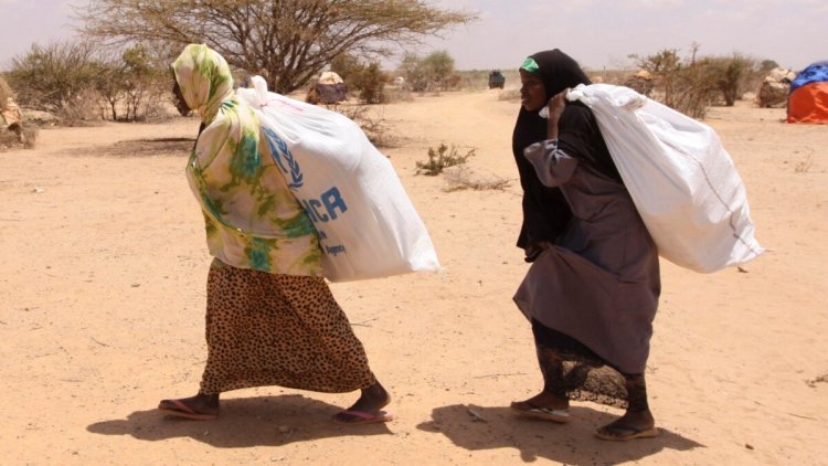 Somalia: batangiye  guhungira mu nkambi kubera inzara.