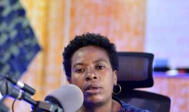 Police nireke kwiruka inyuma y'abambaye impenure  ahubwo niyiruke inyuma y'abajura batuzengereje muri Kigali" Hon Mukabunani".