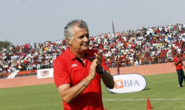 Breaking news: Umutoza wa Simba amaze kwirukanwa.