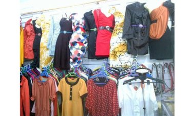 Kwambara imyenda mishya ku minsi mikuru ngo n'ikimenyetso cyo kwitandukanya n'ubukene