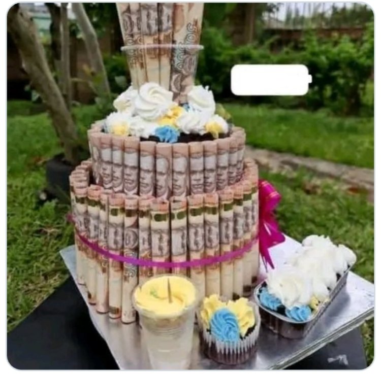 Abagore babiri batawe muriyombi bazira gutaka gato (Gateau)bakoresheje inoti