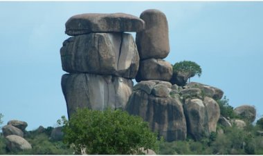 Yitabye Imana ahanutse ku mabuye aho yari yagiye gusengera