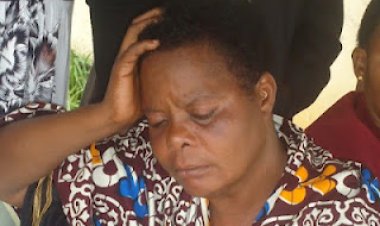 "Mbere yuko uzura umwana wange uzabanze uzure Papa wawe" Flora