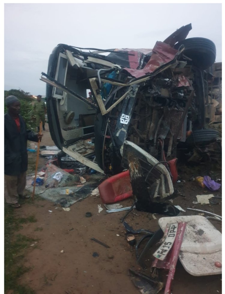 Impanuka y'imodoka yahitanye umupolisi umugororwa arakomereka.