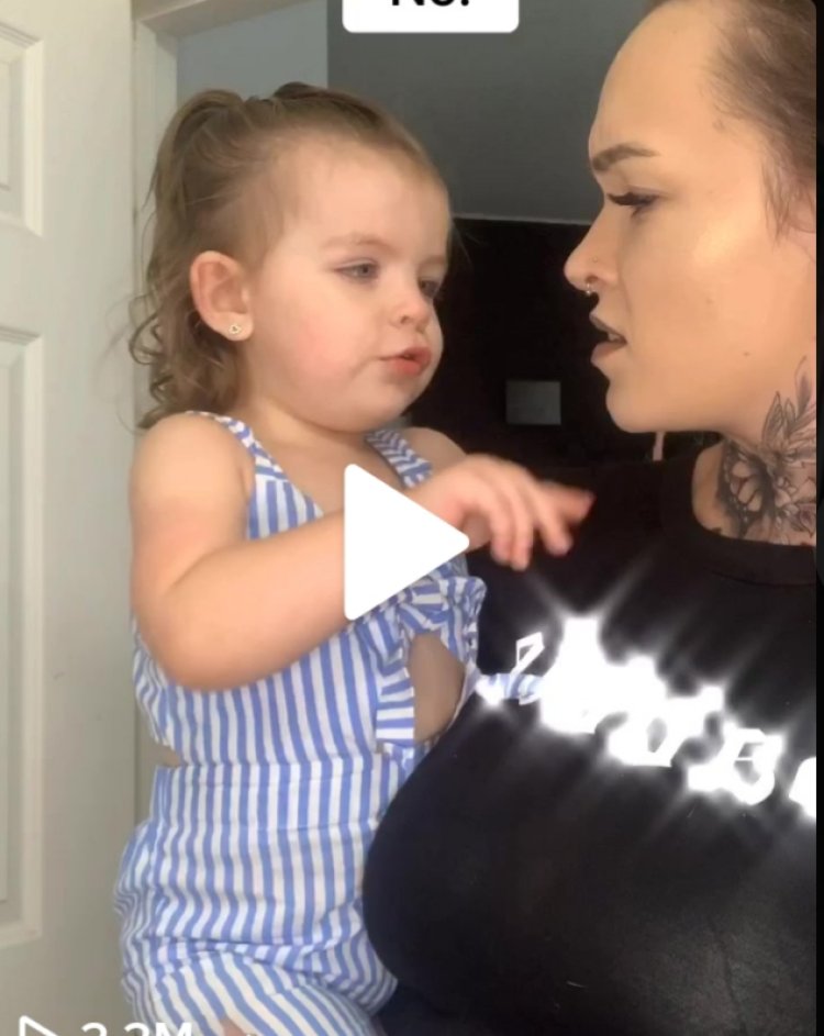 Yashyize amafoto hanze  yishimira umwana yabyaranye na se