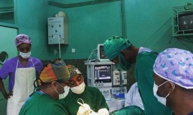 Aba Dr batatu birukanywe burundu  mu kazi bazira kurangarana umubyeyi kugeza apfuye