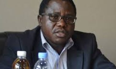 Guverineri arashinjwa gukoresha imvugo nyandagazi aho yise bamwe mu bayobozi ko bameze nk'ibikeri.