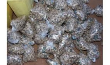 Umupolisi yafatanywe utuburi 40 tw'urumogi