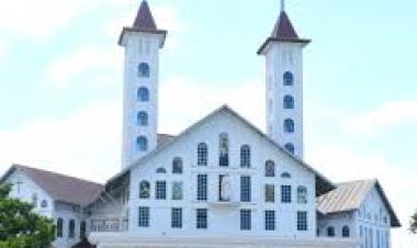 Padiri yishwe n'umuntu wari uje ngo amusengere