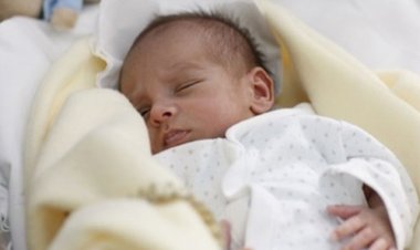 Yibye Uruhinja abeshya Umugabo we ko yabyaye