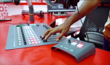 Kuri uyu wambere Radio SK Fm ya Sam Karenzi iratangira ibiganiro