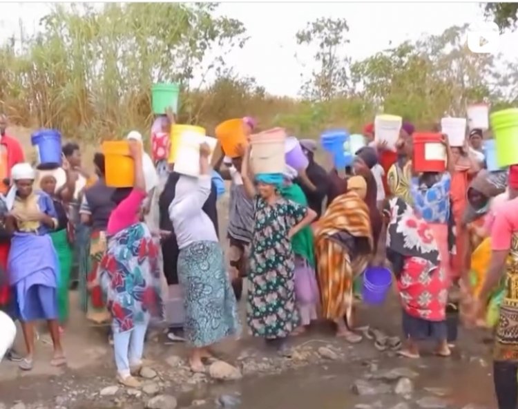 Abagore badafite amazi baratabaza